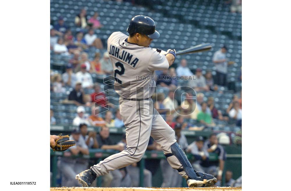 Jojima hits 17th homer, Ichiro gets 3 hits
