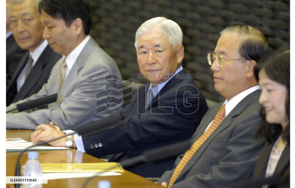 BOJ's Fukui projects continued rise in exports