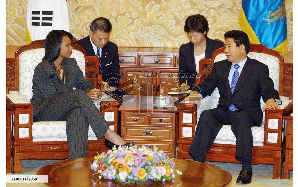 Rice meets with S. Korea's Roh