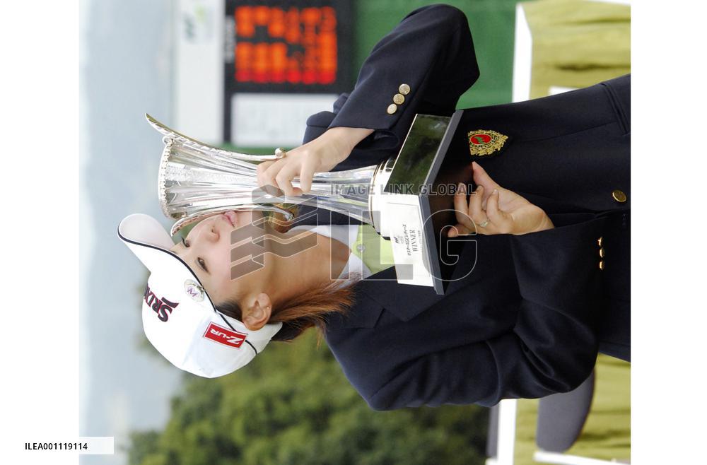 Koga wins Masters GC Ladies golf tournament