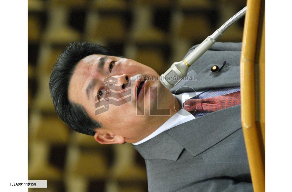 LDP members should withhold personal views on nuke debate