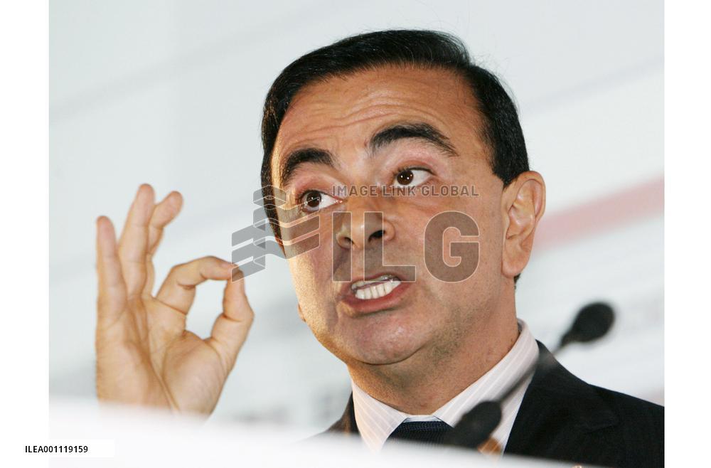 Nissan sees 1st operating profit fall in 8 yrs on slack sales