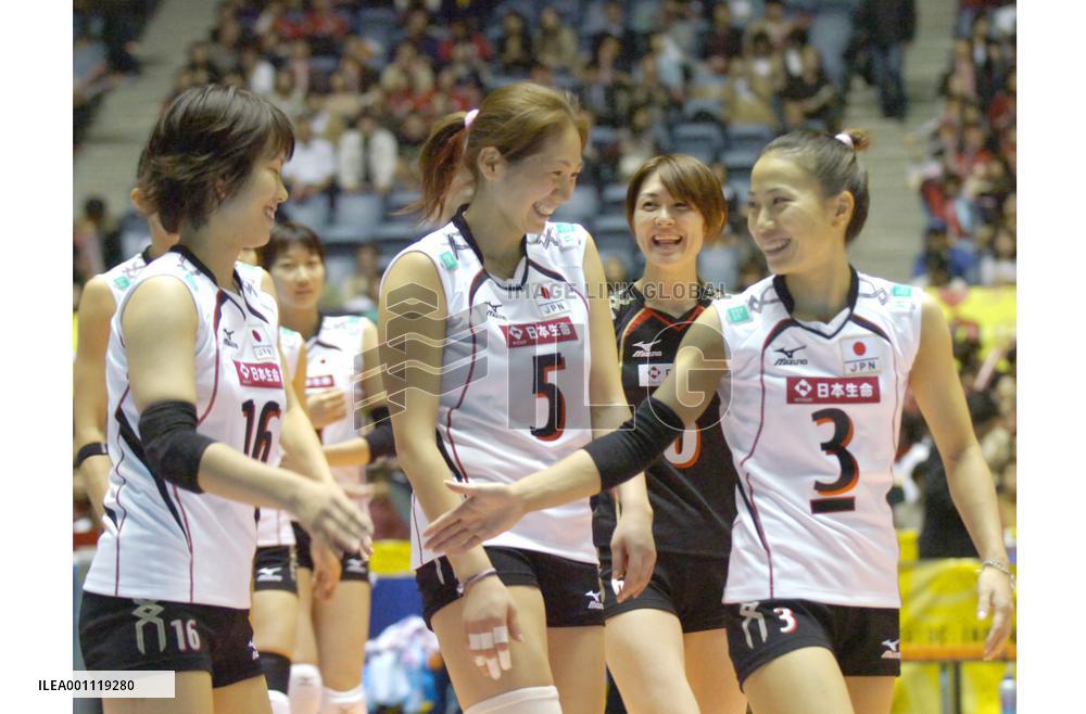 Japan gets 1st win at women's world championship