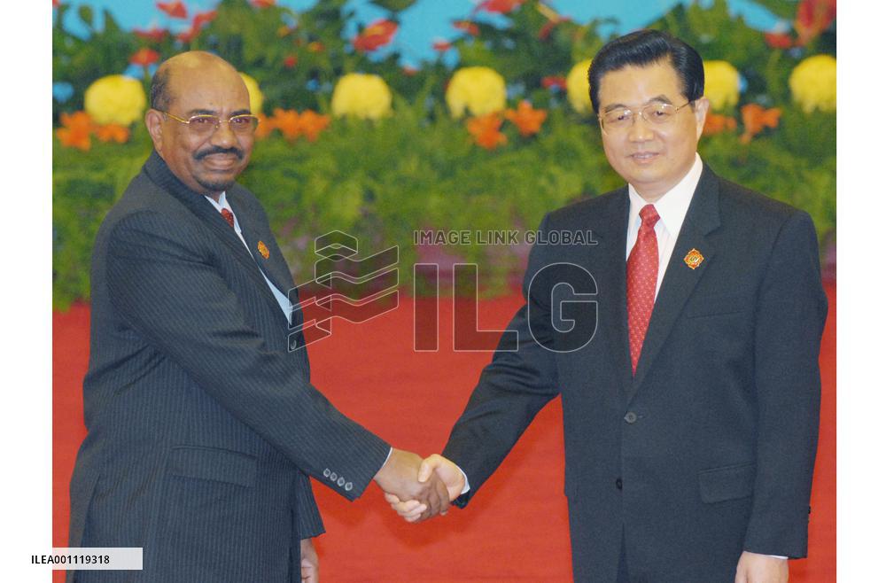 China hosts summit with African countries