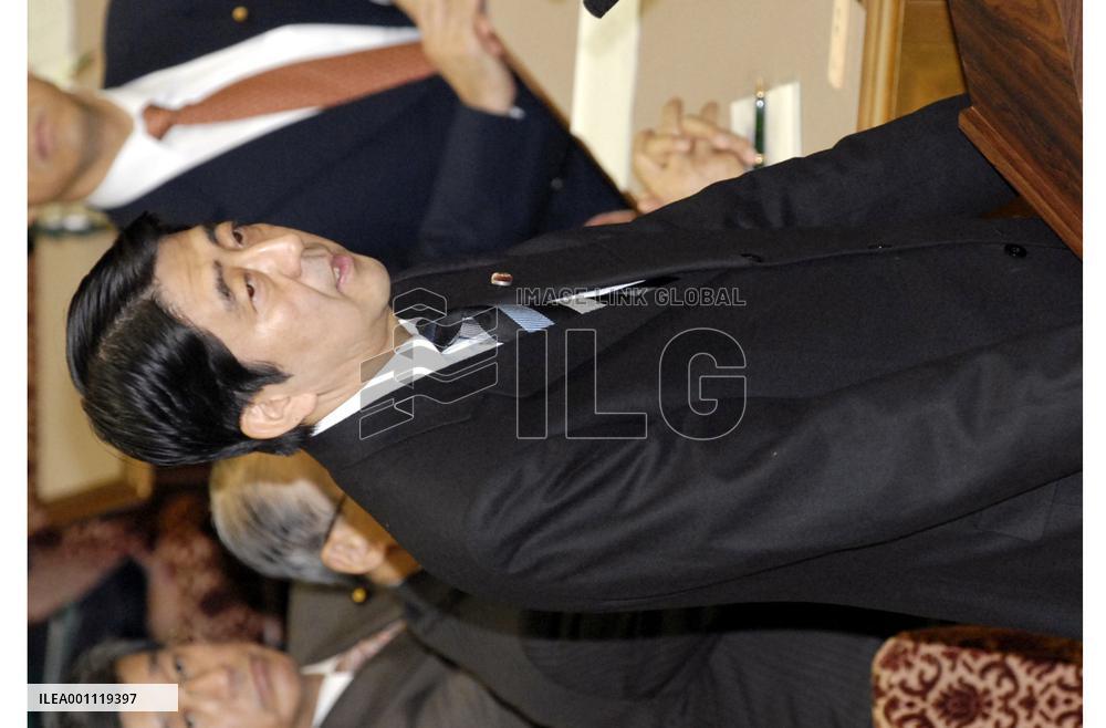 Debate on nuke arms, deterrence should not be suppressed: Abe