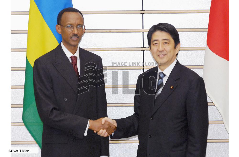 Japan, Rwanda agree on need to implement N. Korea sanctions