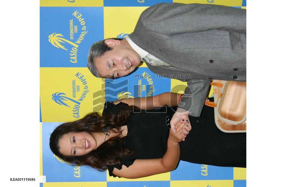 Wie makes donation for child care in Kochi