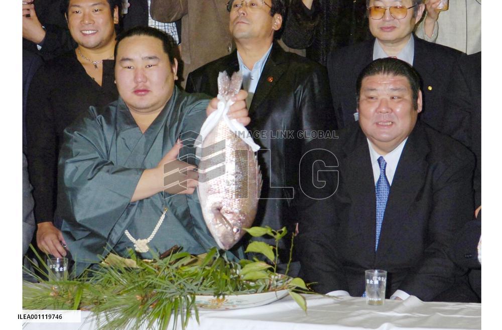 Asashoryu clinches 19th title at Kyushu sumo