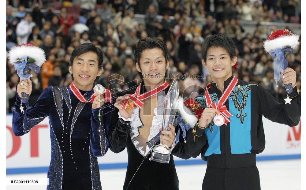 Takahashi wins as Japanese dominate NHK Trophy