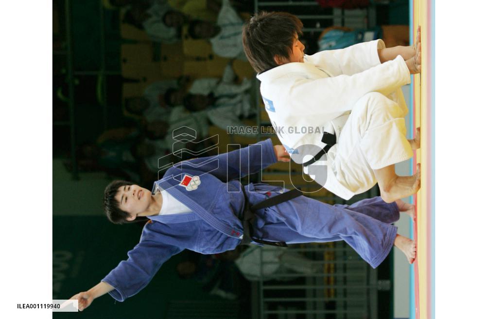 Japan shut out of gold at judo competition in Asian Games