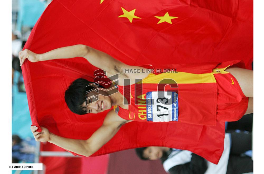 Athens champion Liu storms to gold in 110 hurdles