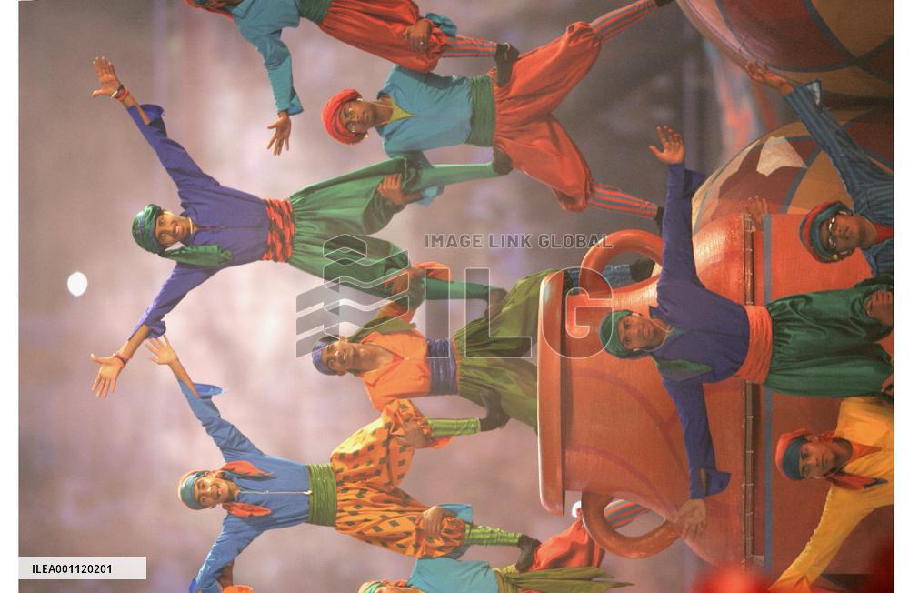 Qatar stages 'Arabian Nights' spectacle to end Asian Games