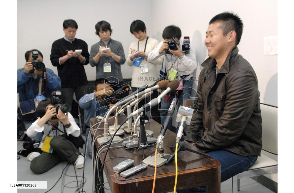 Matsuzaka returns home