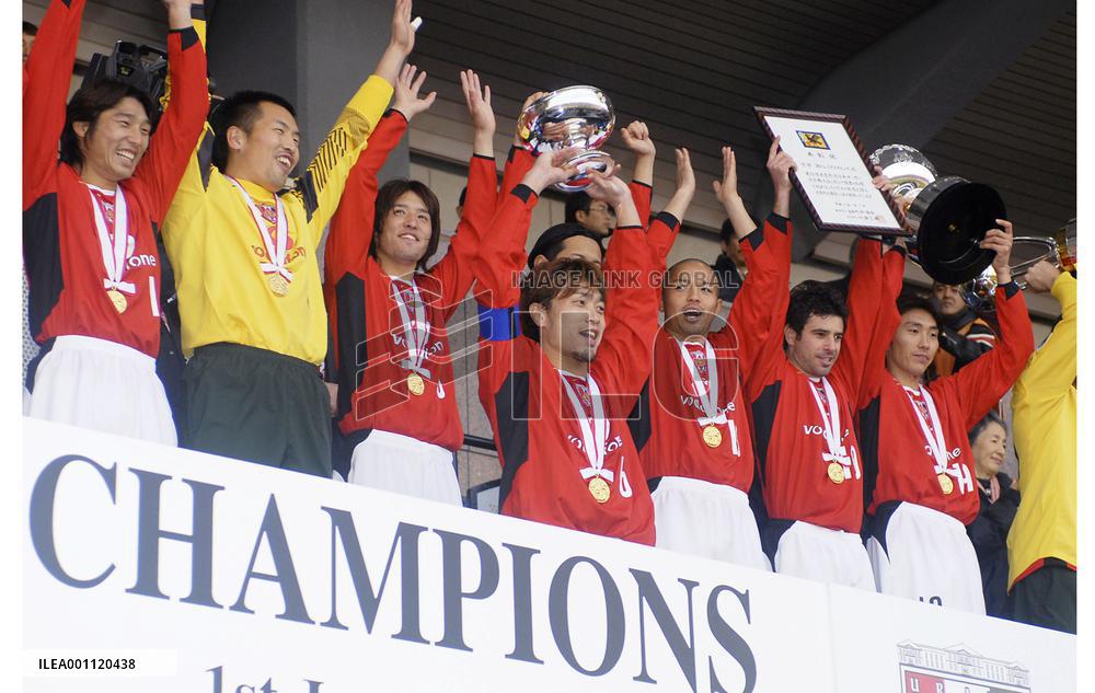 Lucky Urawa give Buchwald perfect send-off with cup win