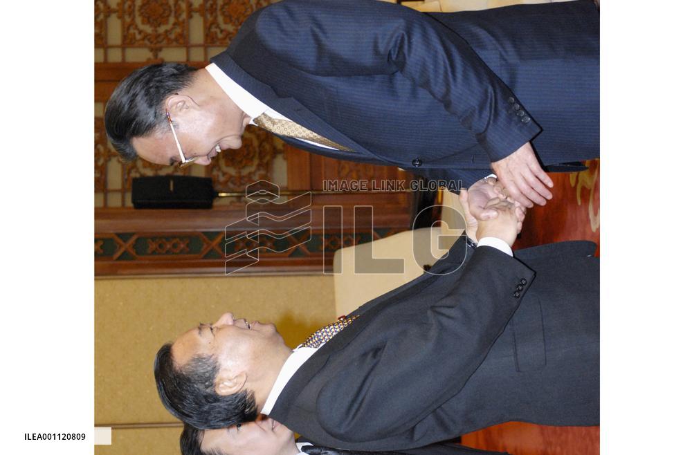 LDP's Nikai meets with Wu in Beijing