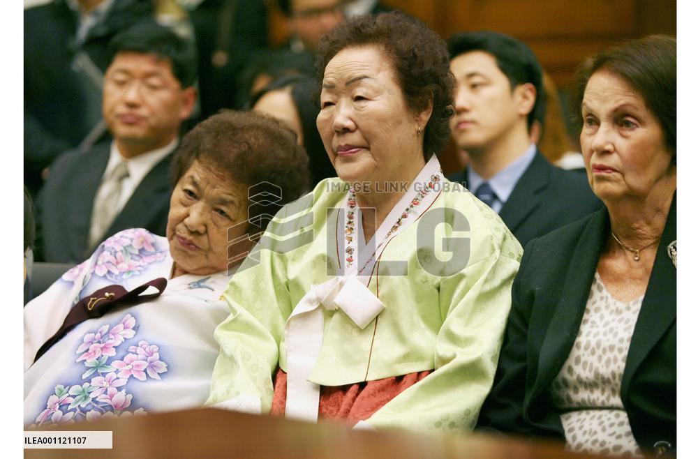 Ex-'comfort women' recite wartime plight