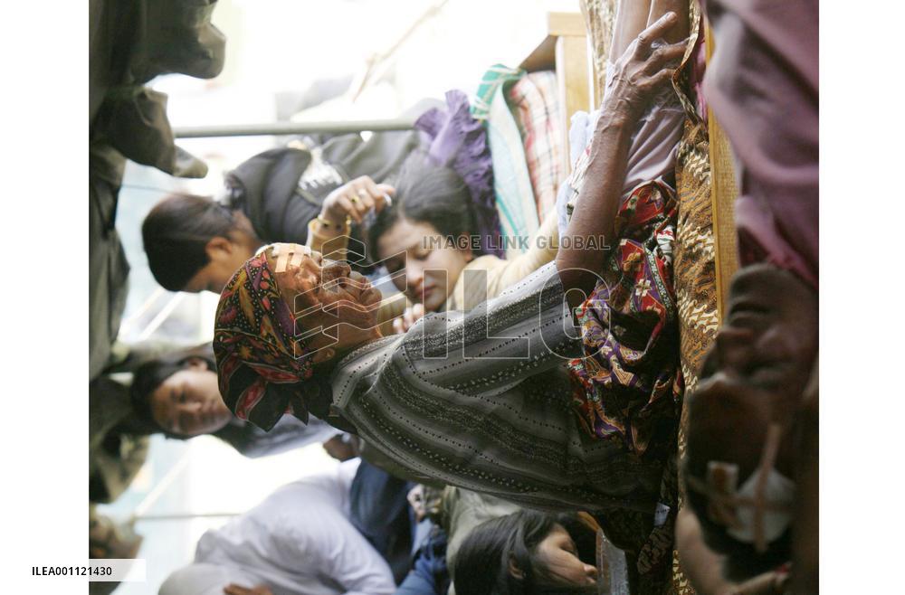 Photos from quake-hit Sumatra