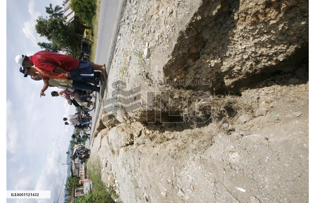 Photos from quake-hit Sumatra