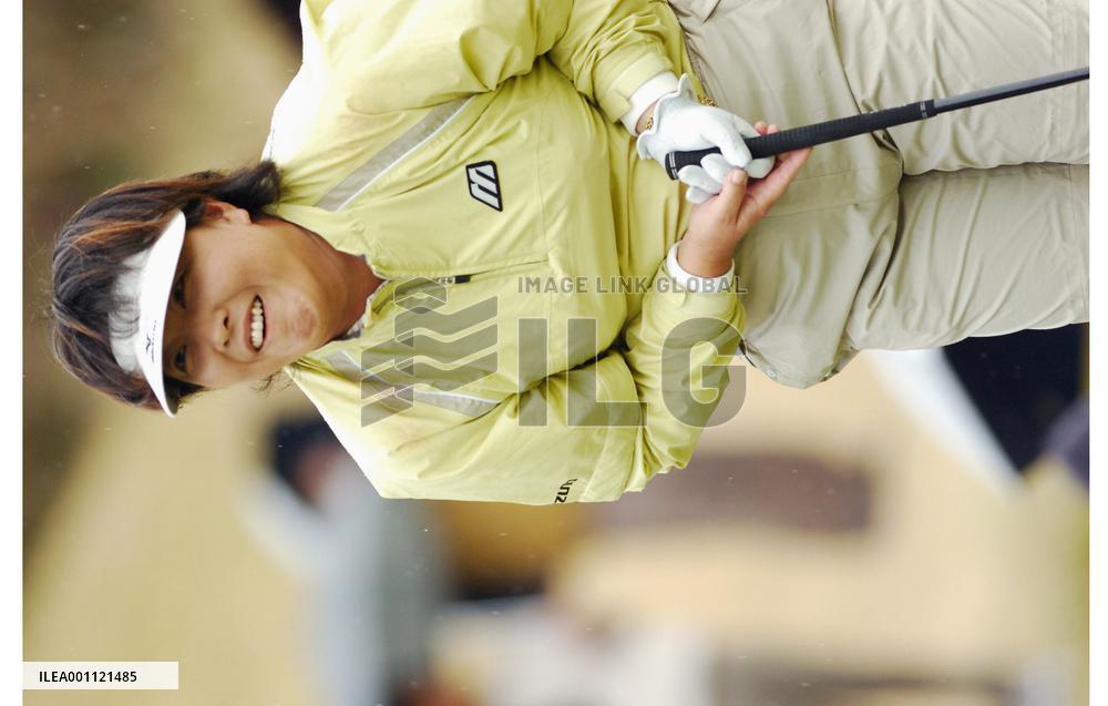 Kimura builds 5-shot lead at Accordia Ladies