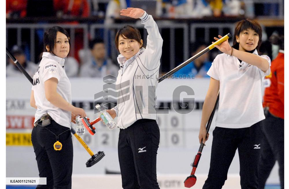 Japan wins 2 straight at women's world c'ship