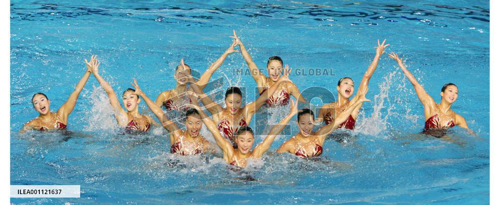 Japan wins silver in synchro free combination