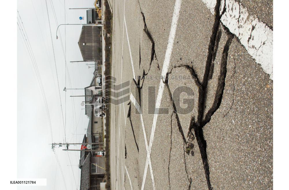 M6.9 quake jolts central Japan, 1 dead, more than 130 injured