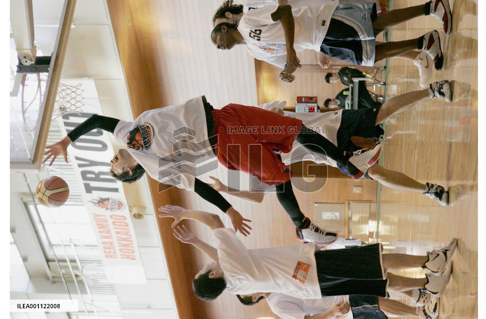 Basketball team organized by businesswoman to play in new league