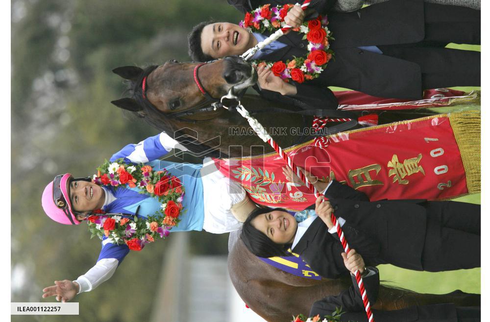 Tanaka ends 15-year drought on Victory at Satsuki-sho