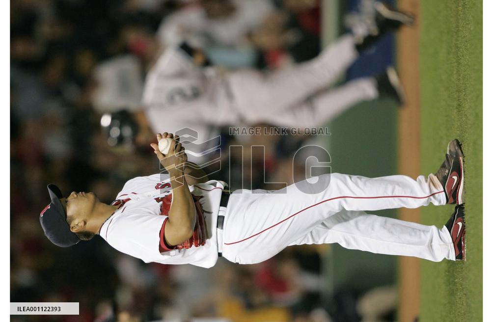 Home run support gives shaky Matsuzaka 2nd win