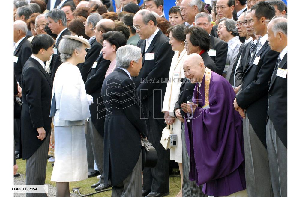 Emperor Akihito, Empress Michiko host spring garden party