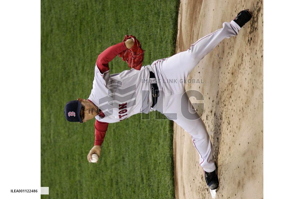 Matsuzaka boosted to 3rd win, Yankees tumbling