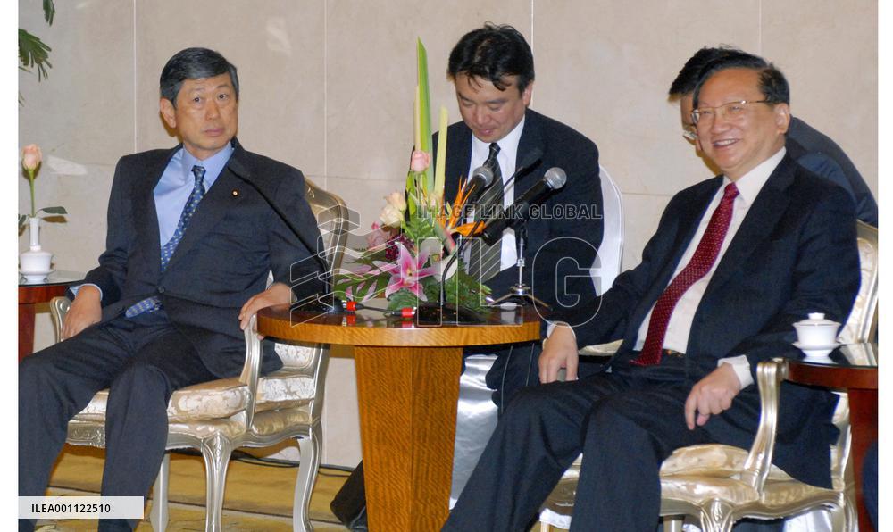 Hu likely to visit Japan early next year