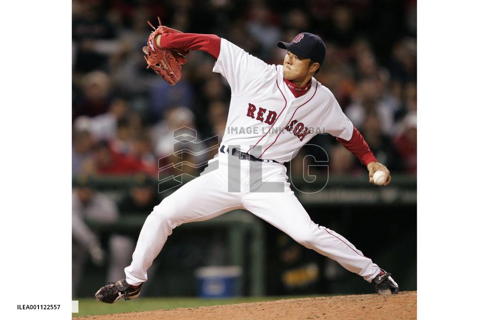 Red Sox lefty Okajima extends scoreless streak