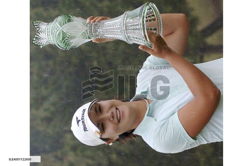 Jeon wins Salonpas World Ladies, Webb tied for 3rd