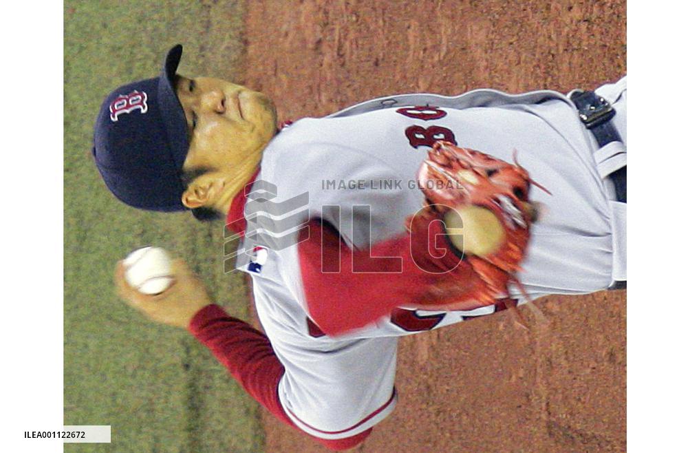 Okajima extends shutout streak to 15 mound appearances