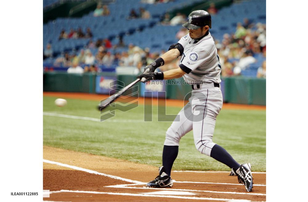 Ichiro homers on 1,000th major league appearance