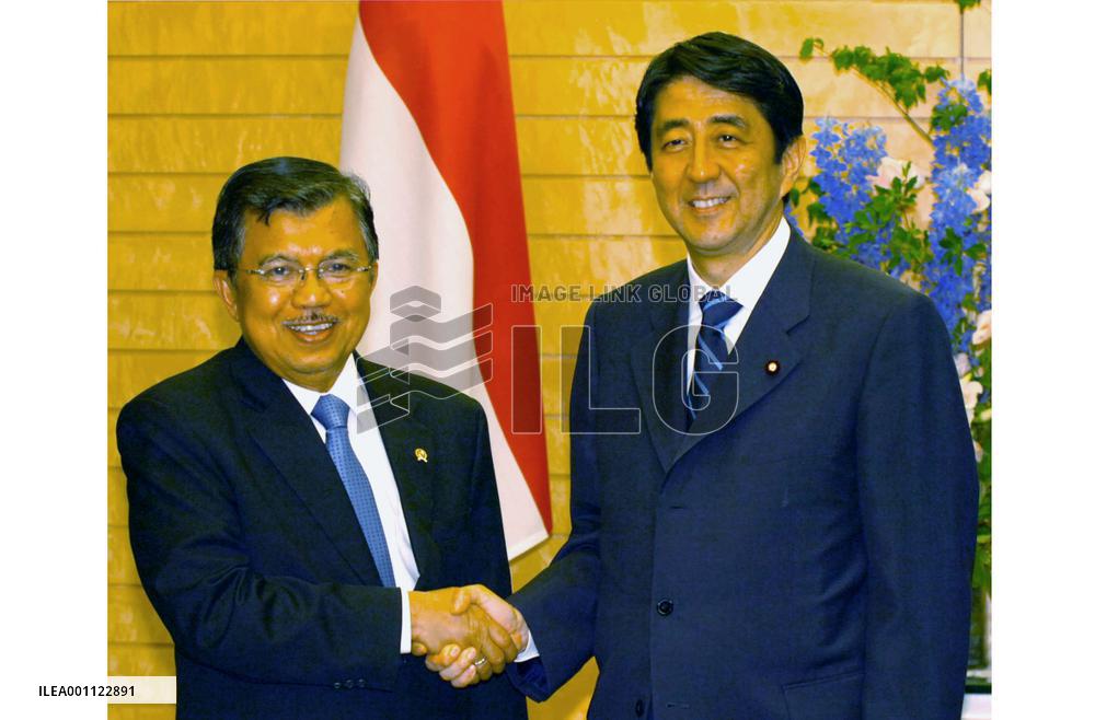 Indonesian vice president meets with Abe