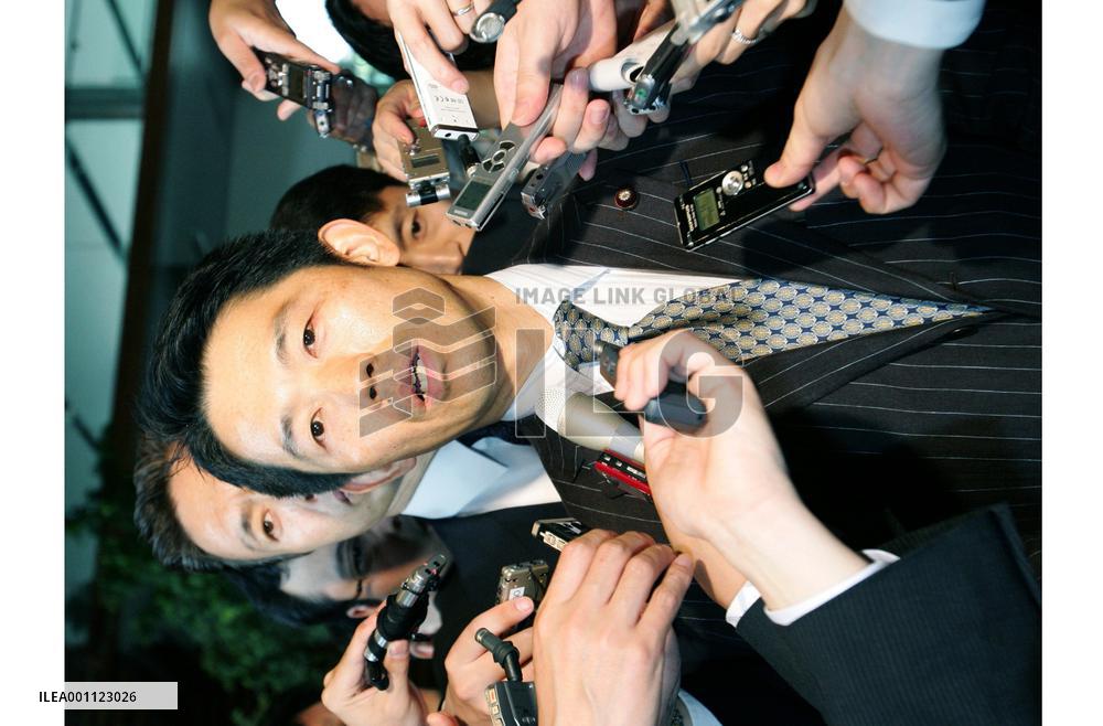 Abe names Akagi as new farm minister