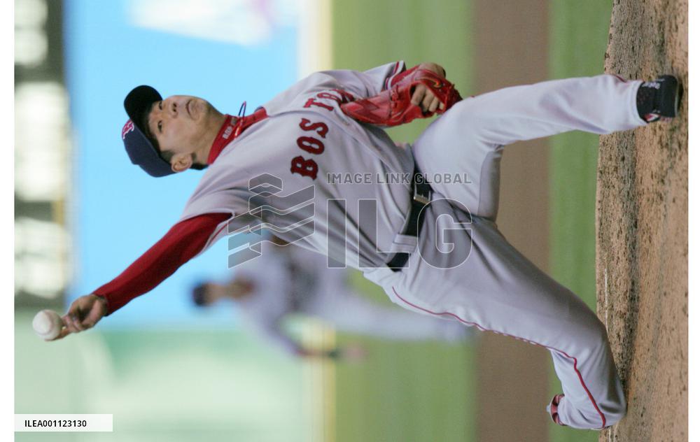 Matsuzaka takes loss without run support