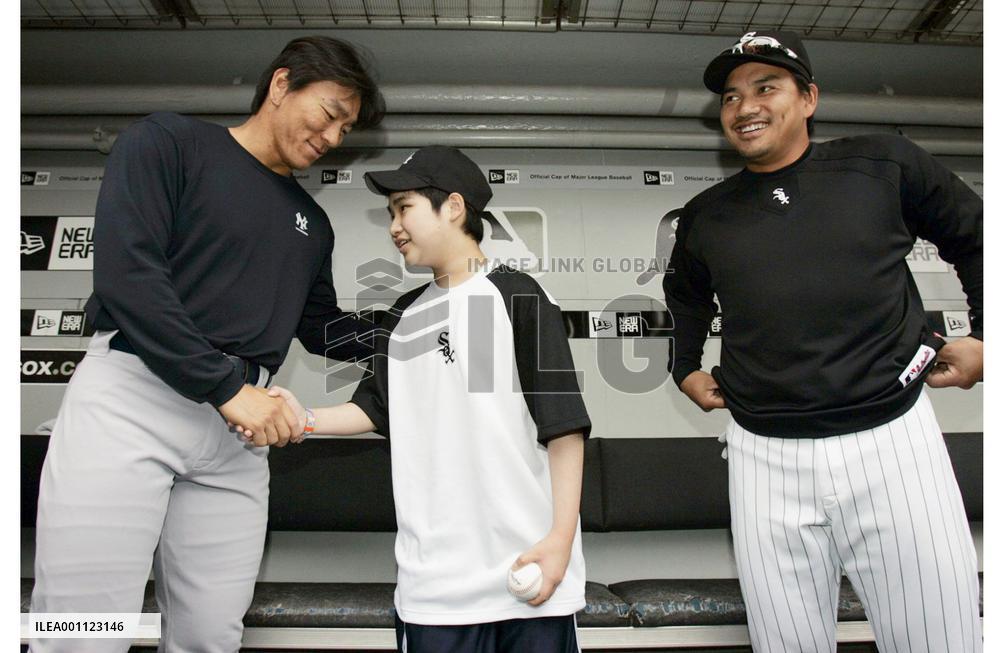 Japanese boy invited to Chicago-N.Y. baseball game