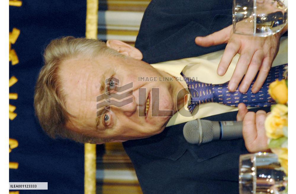 Japan coach Osim leaves door open for Nakata return