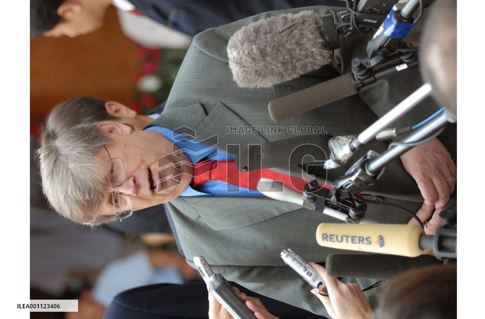 IAEA's Heinonen heads for Pyongyang