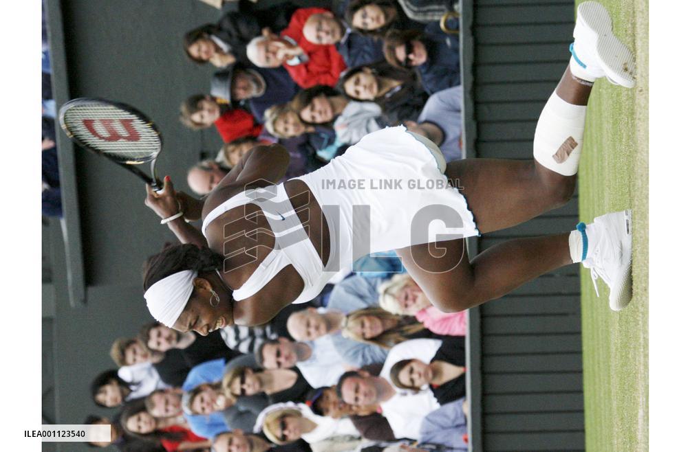 Serena Williams advances to quarterfinals at Wimbledon