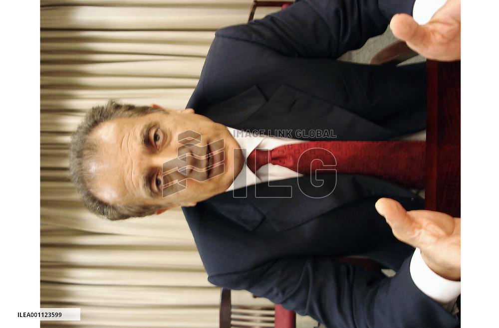 U.S. envoy accuses Iran of supporting insurgents in Iraq