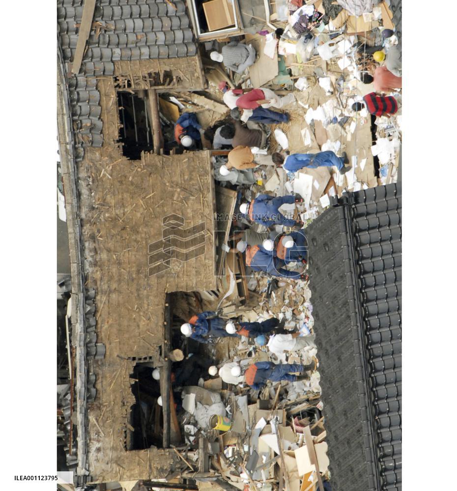 M6.8 quake jolts Niigata, vicinity