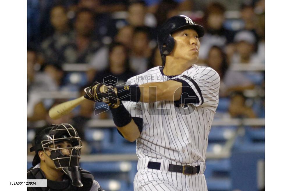 Baseball: H. Matsui homers twice in doubleheader sweep