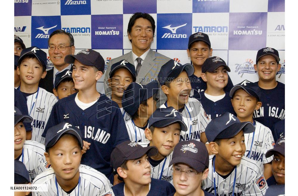 N.Y. Yankees' Matsui meets Japanese, U.S. little leaguers