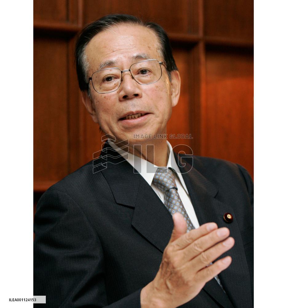 Fukuda wants lasting SDF dispatch law