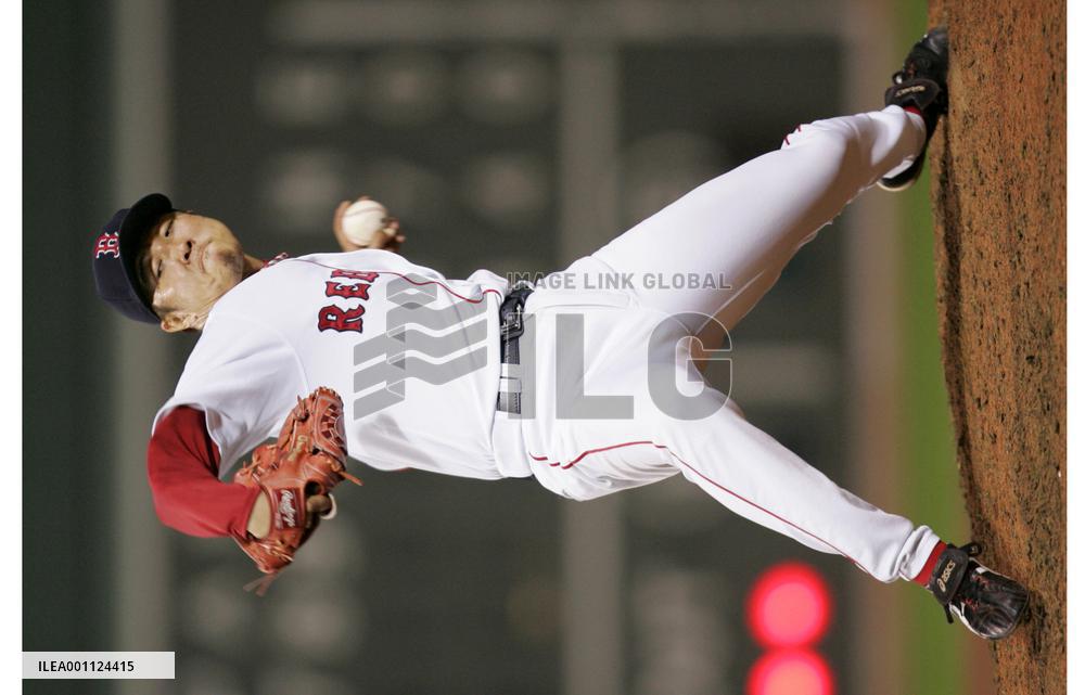 Okajima retires 4 batters, Red Sox take 2-0 lead in ALDS