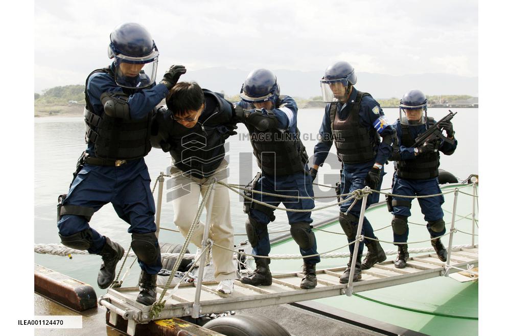 Antiterrorist drill held in Hokkaido ahead of 2008 G-8 summit